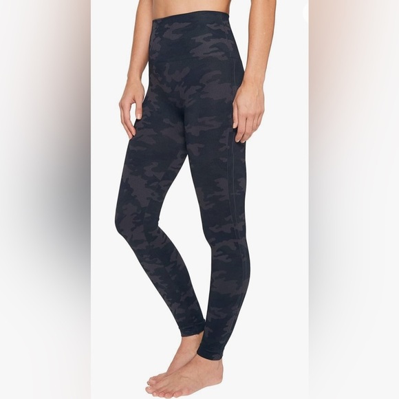 SPANX Pants - SPANX Look At‎ Me Now Seamless Leggings